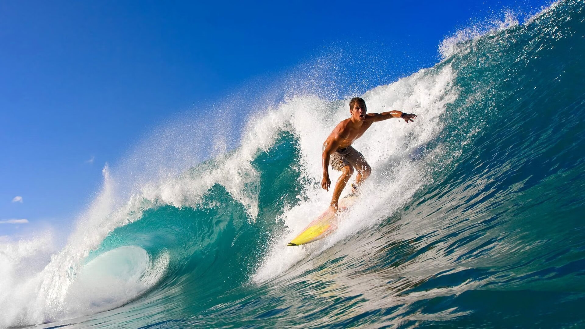 爱游戏体验-解说点评：专家眼中的比赛亮点，比赛解说的作用